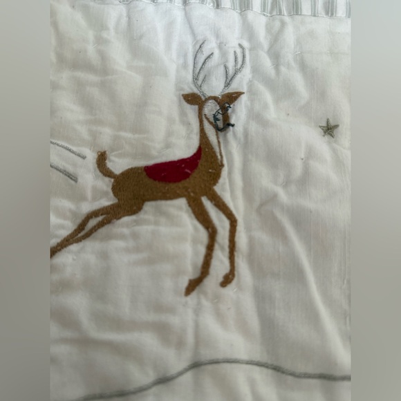 Pottery Barn White Red Quilt Blanket with Santa and Reindeer Crib size - Picture 5 of 13